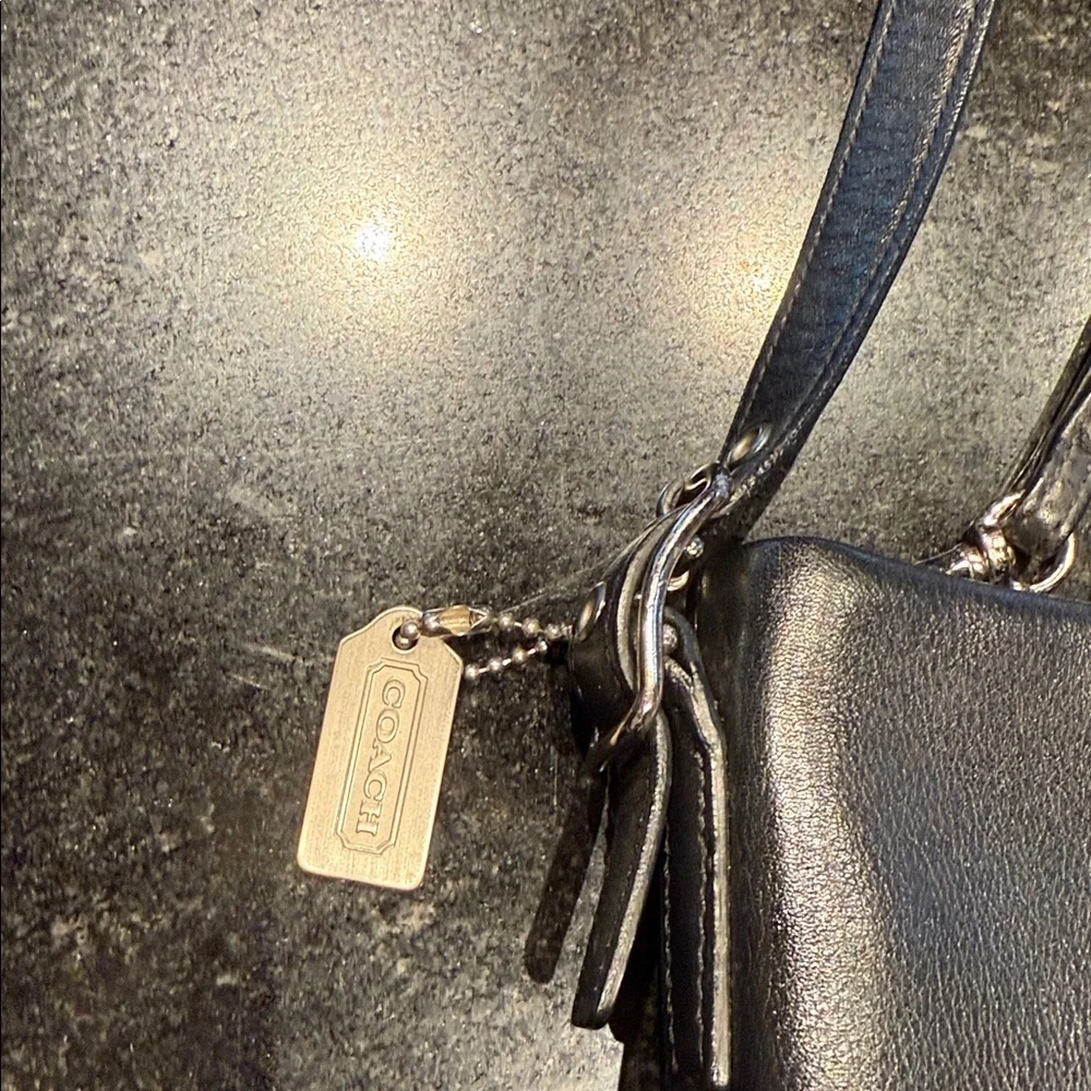 Coach mini, Black, vintage shoulder bag purse, 8”x 5”. - Picture 3 of 6